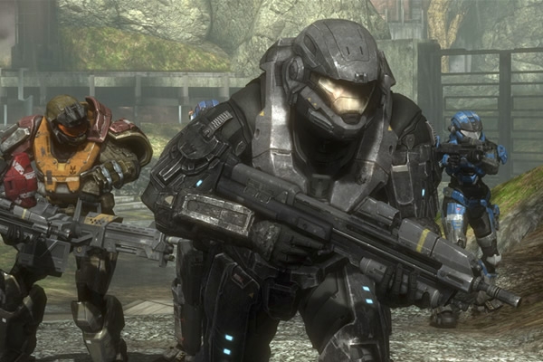 Noble Six (el protagonista que controlas) mostrando la armadura default. Puedes personalizar su armadura de acuerdo a tu gusto y a las partes que vayas adquiriendo.